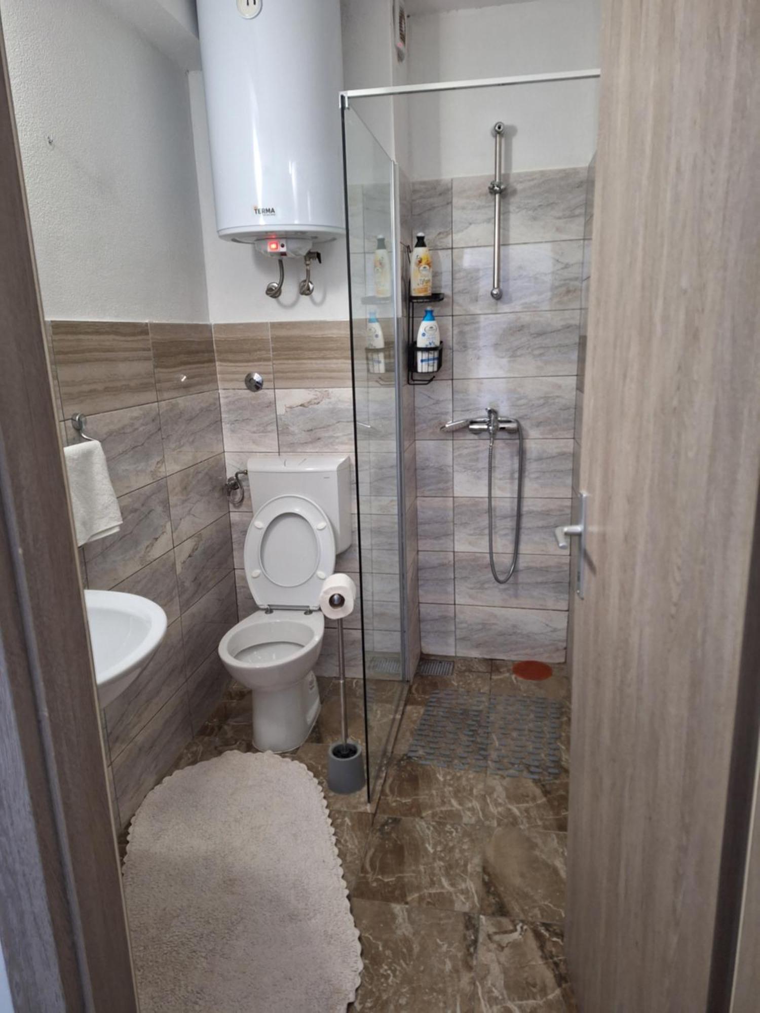 Mare Bed and Breakfast Vrlika Buitenkant foto